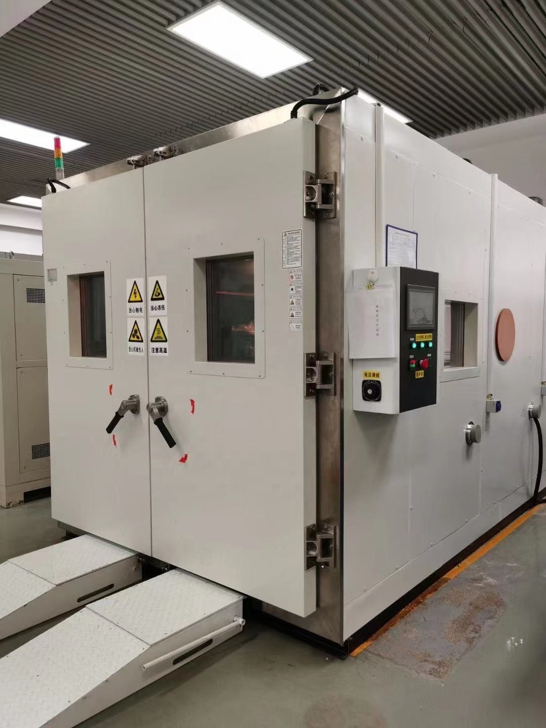 Custom Sized Thermal Vacuum Chamber Real Time Monitoring For Aerospace Industry
