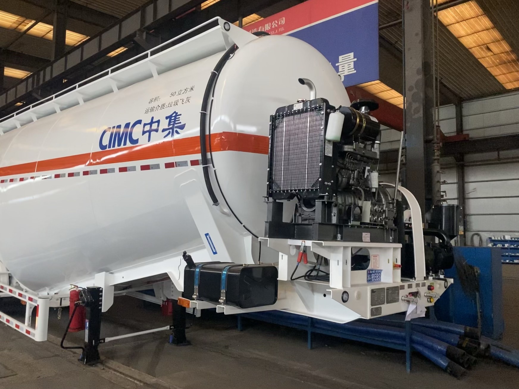 CIMC Vehicle Master 3 Axles 60cbm Cement Tanker Trailer Bulk Cement Tank Trailers Dry Bulk Cement Semi Trailer