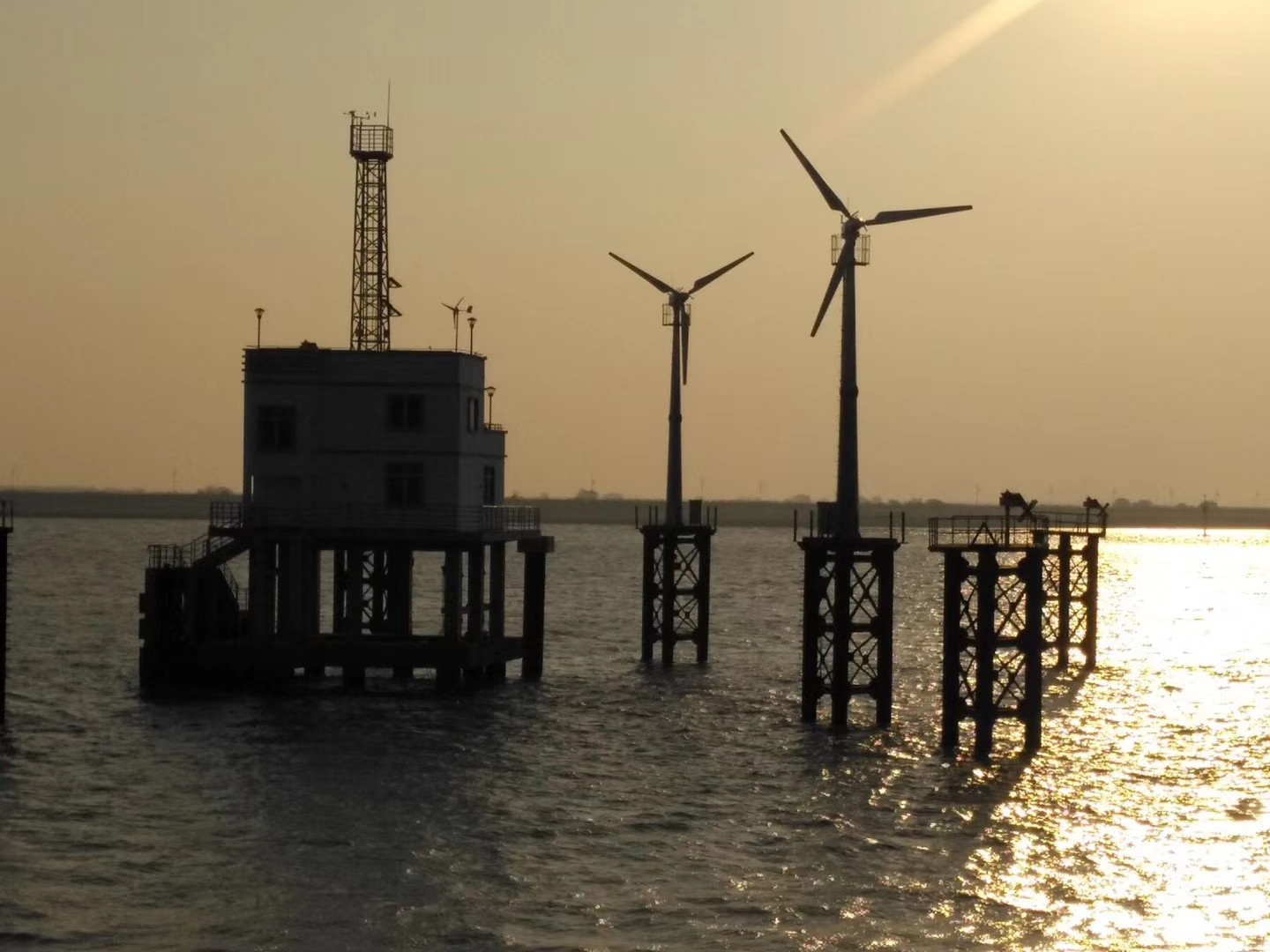 Quality 10KW Horizontal Pitch Regulated Wind Turbine Continuous wholesale