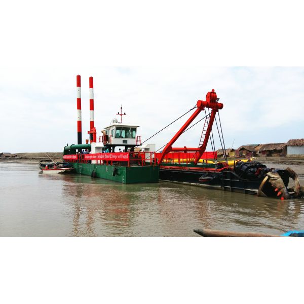 Hydraulic Cutter Suction Dredger 18inch 800m3/h Capacity 600kw Reamer Power