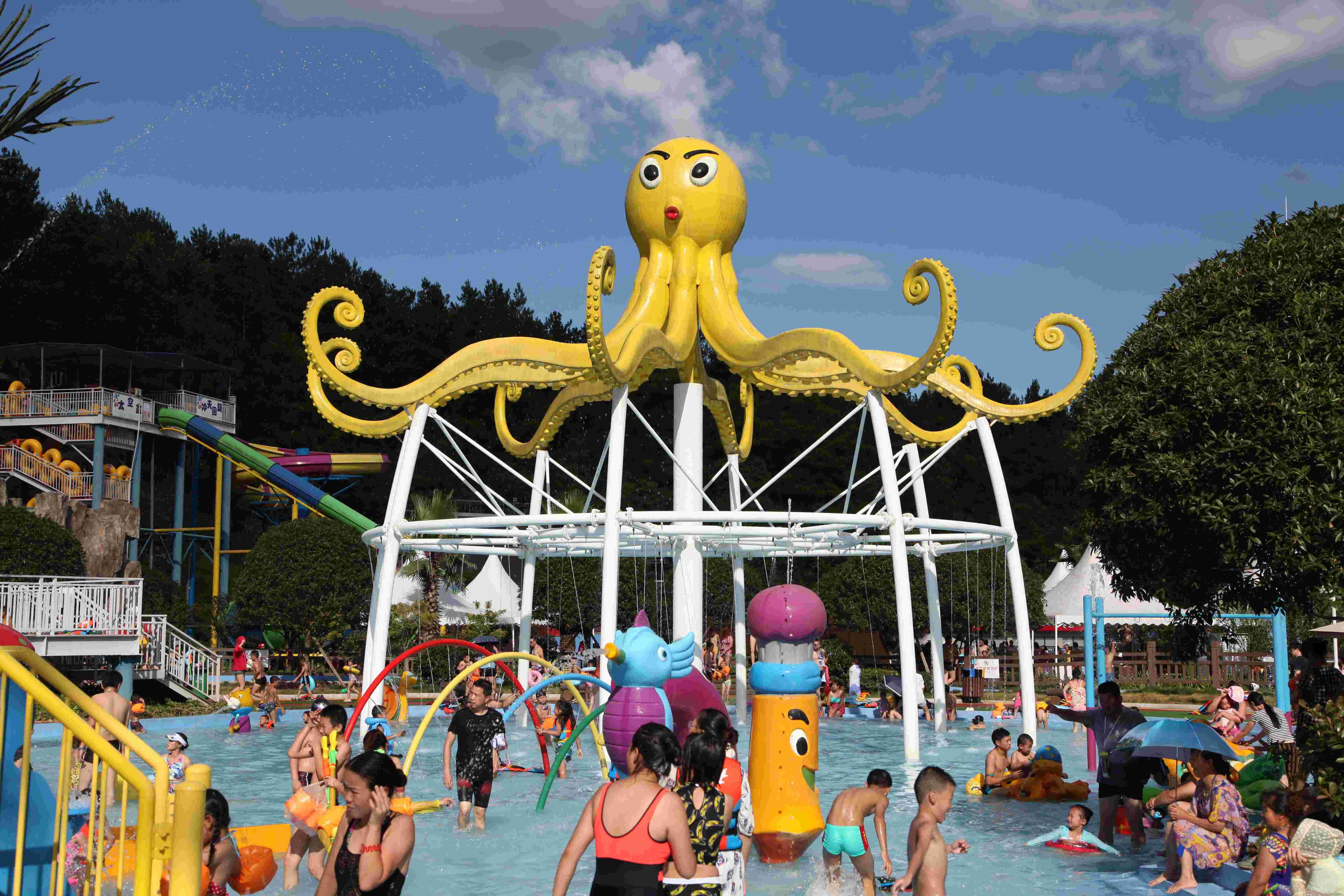 Kids / Adults Entertainment Whale Spray Park Equipment For 0.3 - 0.6m Water Depth for Water Park