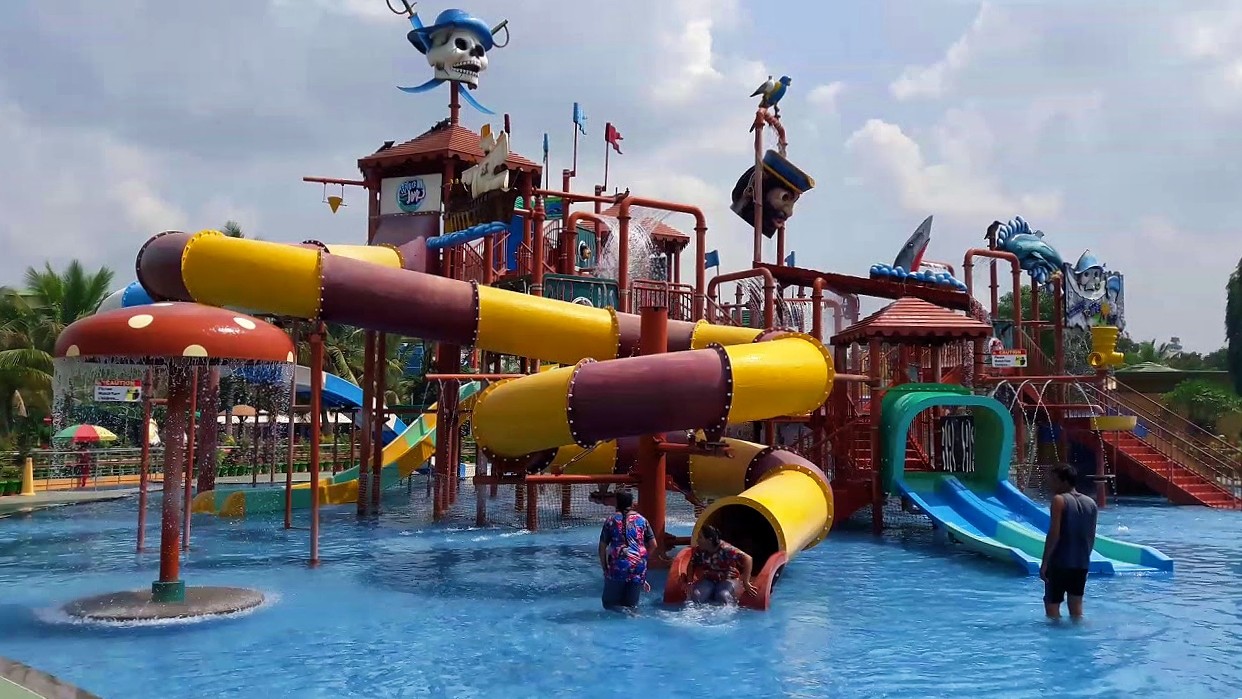 OEM Water Amusement Park Ride Party Equipment Commercial Fiberglass Water Slide