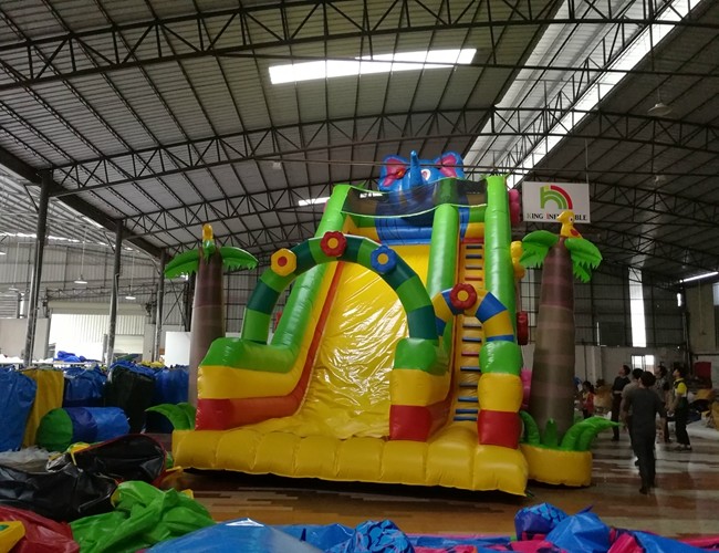Customized amusement park equipment outdoor giant 150ft infatable pool water slides for adult, promotional kids slides w
