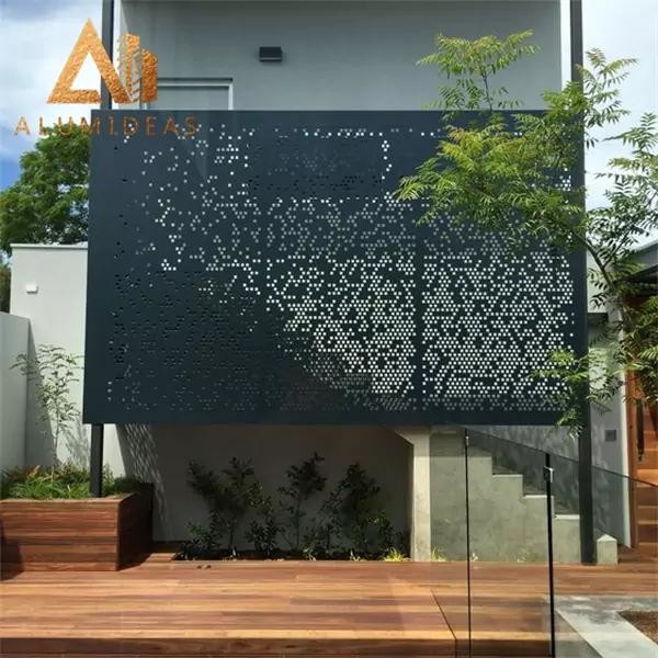 Metal balcony panels