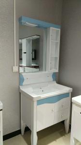 China High Grade Blue And White PVC Bathroom Cabinet Mirrored Bathroom Vanity on sale