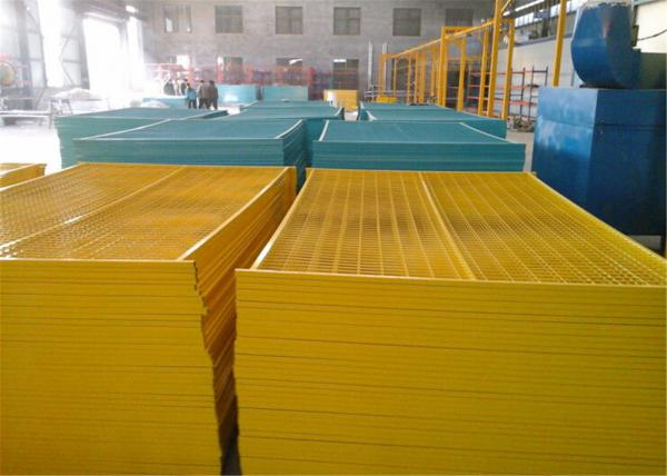 Cheap 6'x9.6' canada standard construction fencing panels frame 1.2"/30mm*1.4mm thick brace 3/4"/ 20mm*1.00mm powder coated for sale