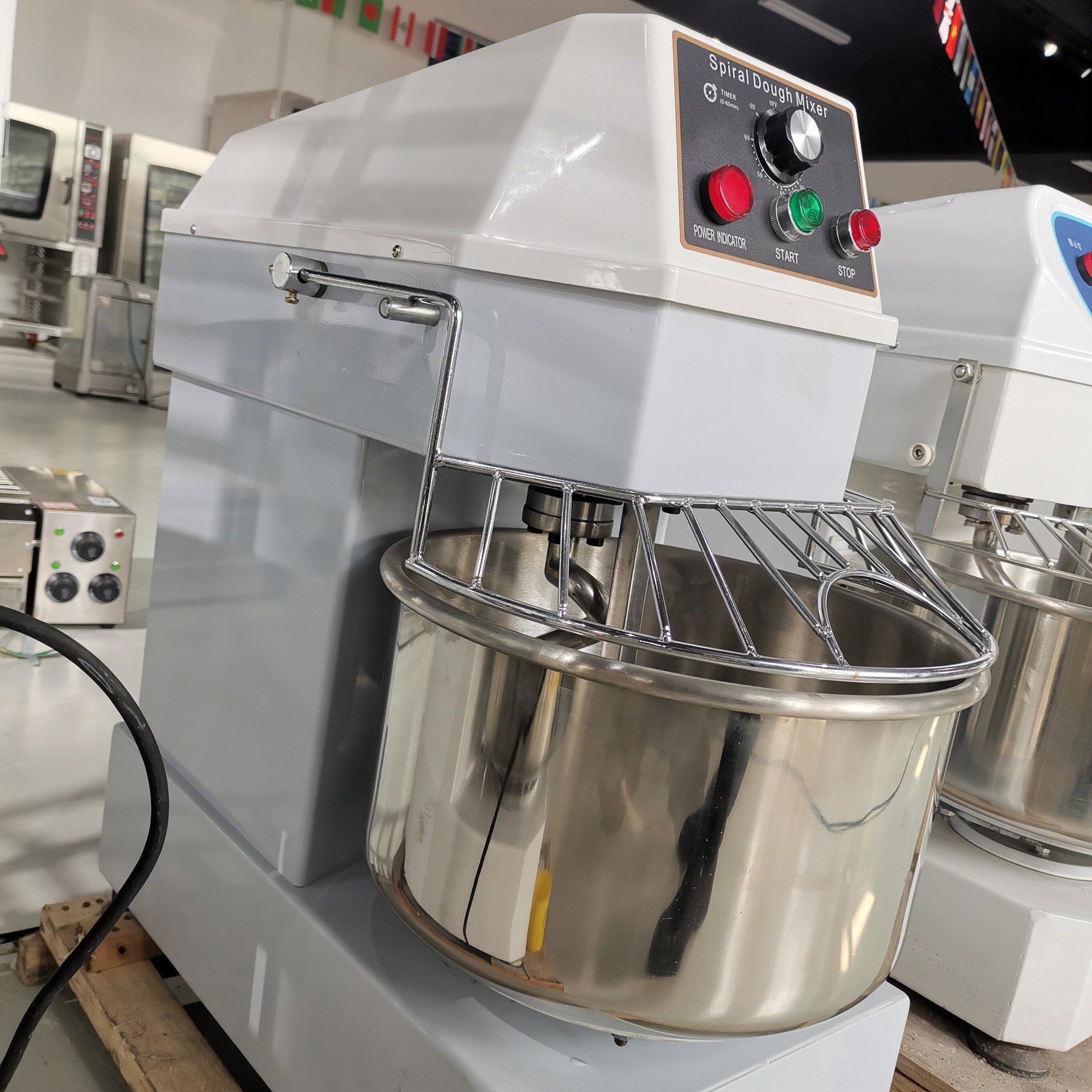 Efficient Mixing And Durable Motor Suitable For Pastry Shops Commercial High Capacity Flour Mixer