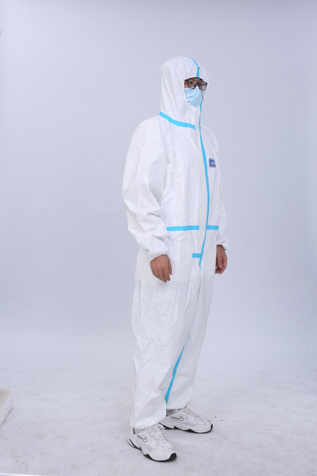 0.6μC Medical Protective Coverall Disposable Suit 1.75KPa 460×300mm