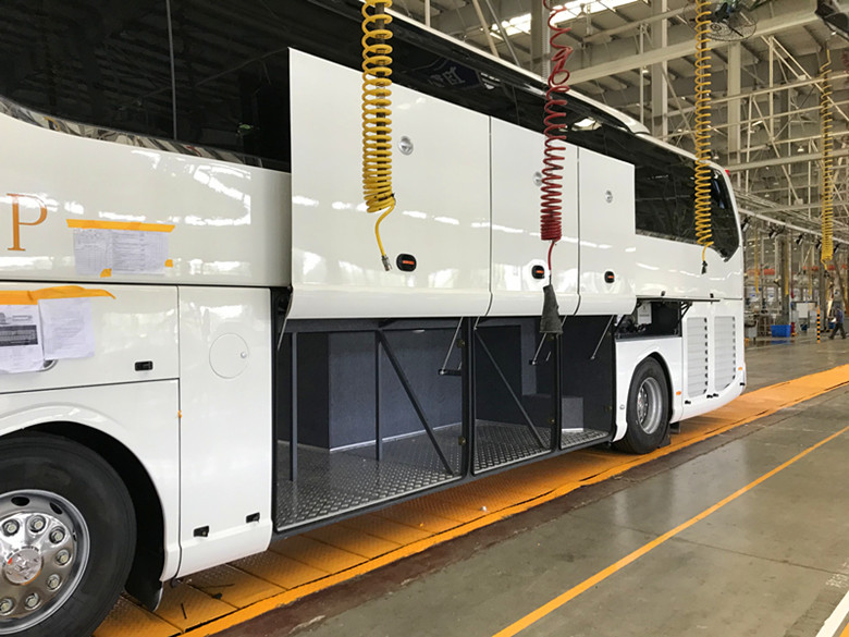LHD/RHD Cummins 375HP Euro5 51+2 Seats Luxury Coach Bus YBL6128SD for Namibia