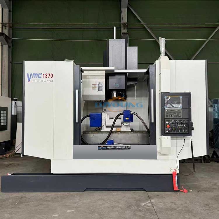 VMC1370 CNC Machine in Repeatability of 0.005 mm and Max. Table Load of 1100 kg
