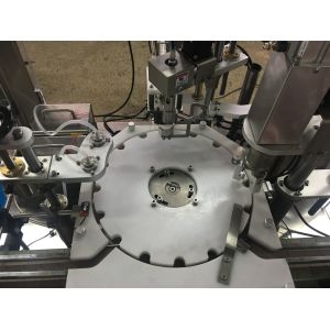 Different Languages Liquid Filling Capping Machine , Bottle Capping Machine