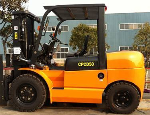 CPCD50 5 Tonne 28km/H Logistics Machinery With 6 Cylinder