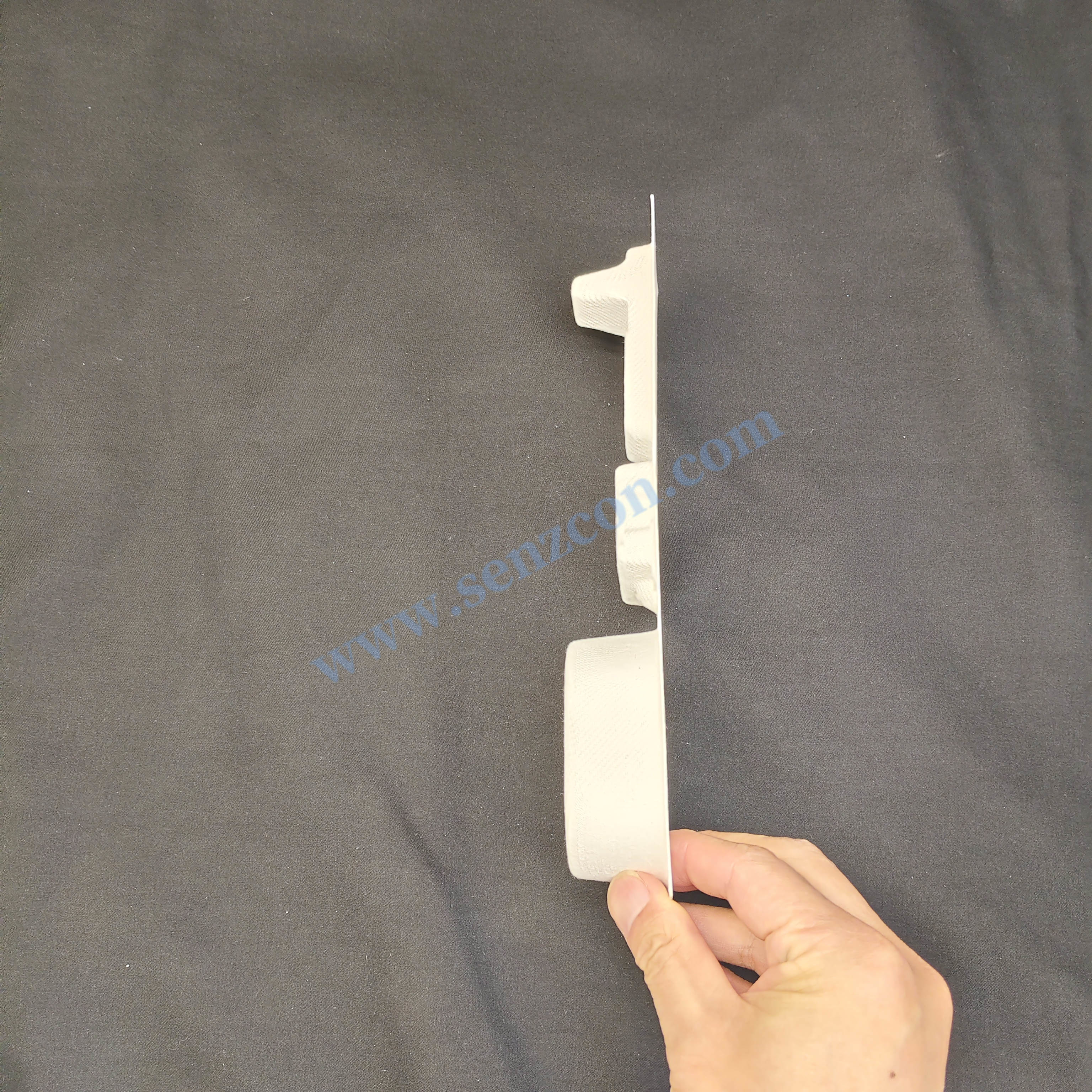 High-end smart watch white plant fiber pulp mold packaging liner base, embedded with anti-drop, shock-proof and anti-static functions.