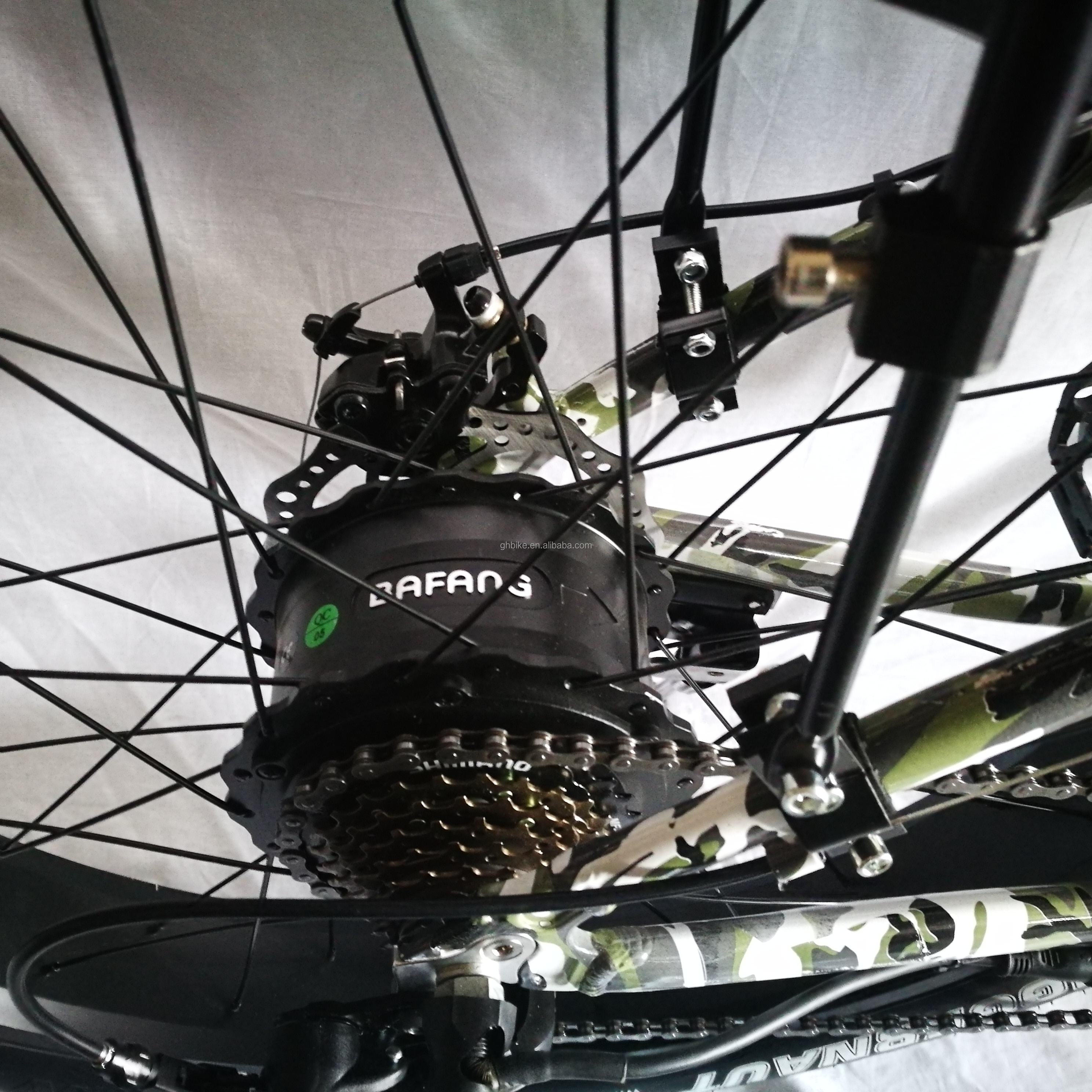 CE CPSC UN28.3 Certified 26" Electric Mountain Bike with 1000W Motor and 14AH Battery