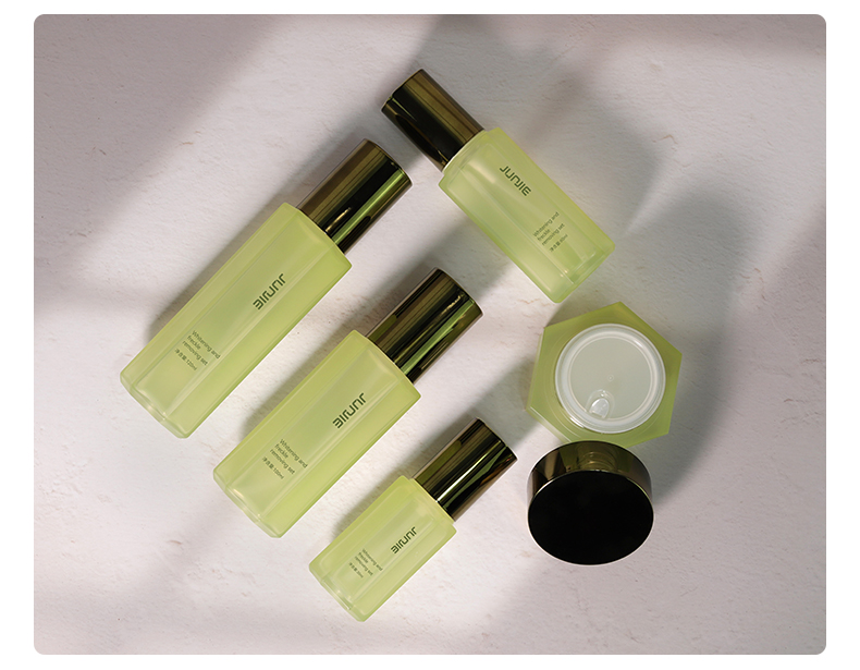 30ml 60ml 100ml 120ml Refillable Spray Bottles , Toner Pump Bottle Cosmetic