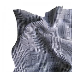 China Polyester Yarn Dyed Fabric for Fashionable Women's Suits in Woven Technics on sale