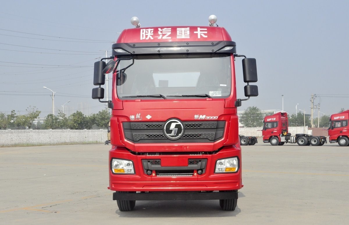 Comfortable And Safe Shacman Tractor Truck M3000 For Long Distance Hauling trailer truck