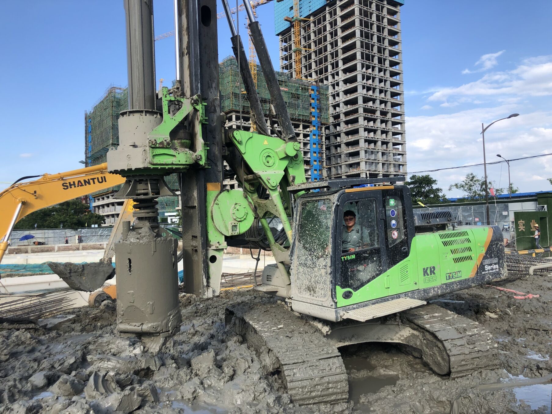 KR125A 37 m/43 m Depth Diameter 1300 mm Rotary Piling Rig Machine
