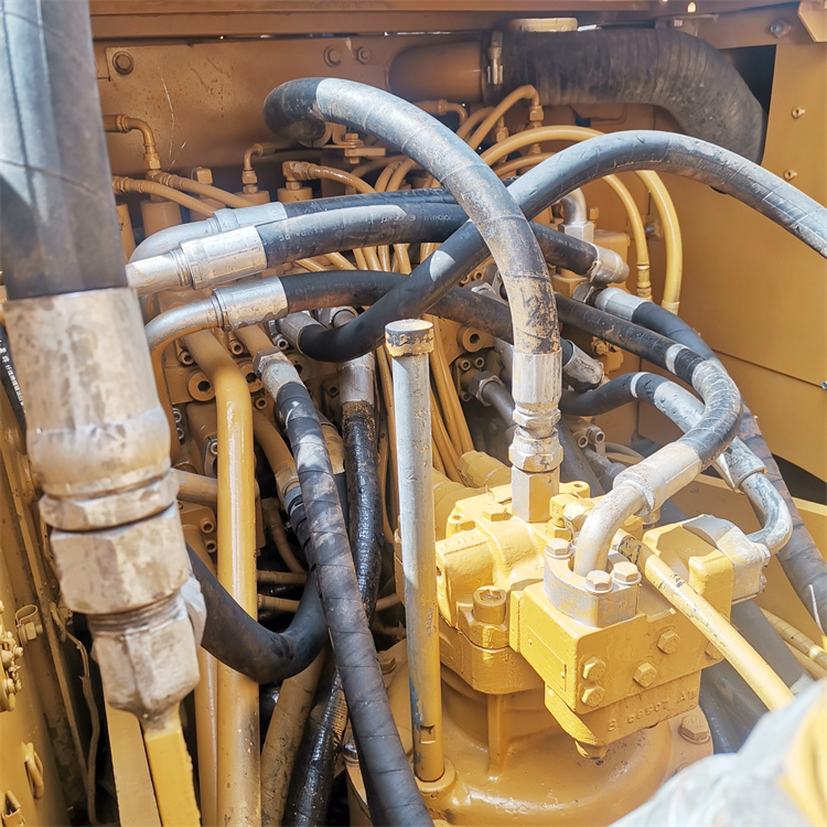 20 Ton Caterpillar Cat320d2 Used Excavator in Shanghai Good Condition Made in Japan