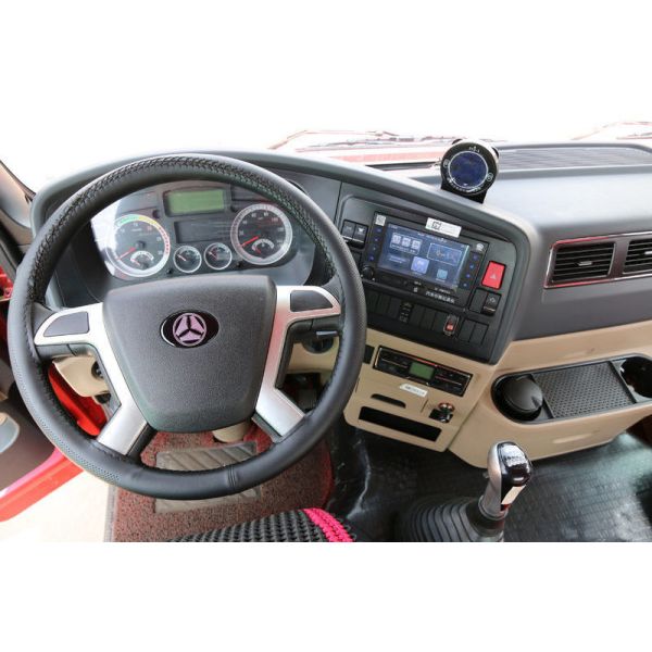 Medium Duty HOWO Used Tractor Truck Double Sleeper With Air Conditioner