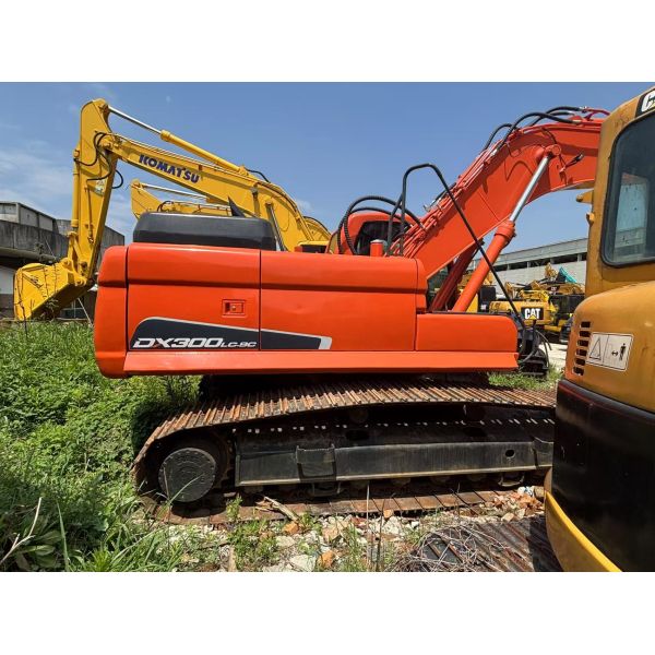 Used Doosan DX300 Excavator 2 Buckets 35ft Max Reach Included Ready To Work