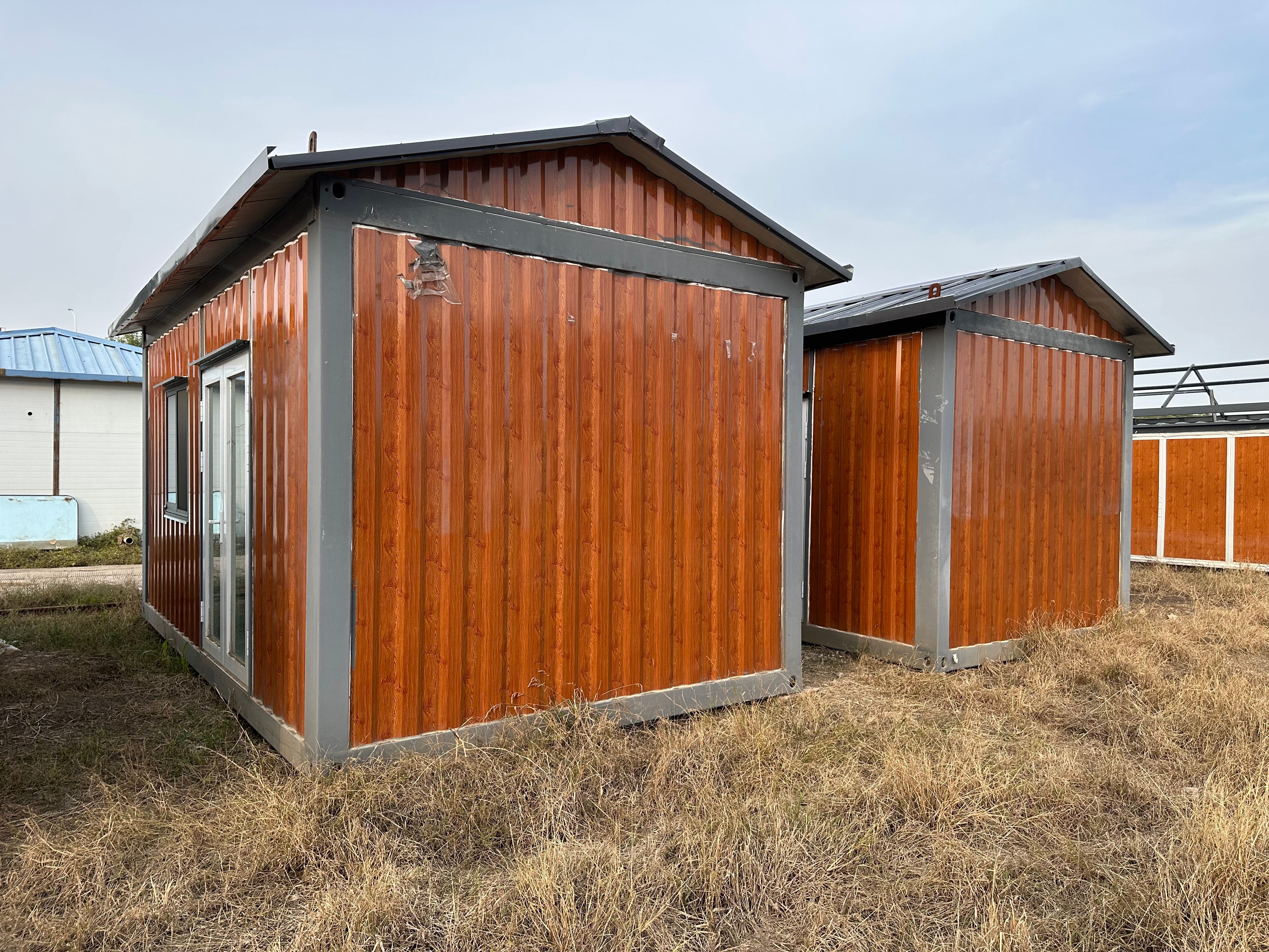 Fast Assembly Flat Storage Container Insulated Prefabricated Living Container Home for Office Professional Customization