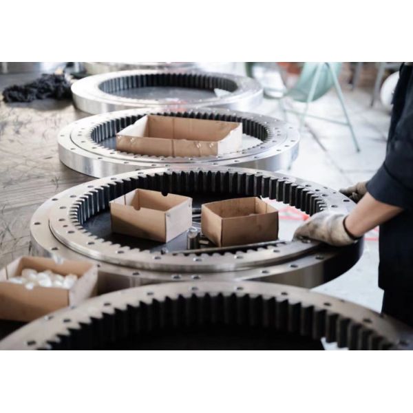 131.25.560 Extra Tooth Cross Roller Slewing Bearing slewing Ring Swing Gear Turntable