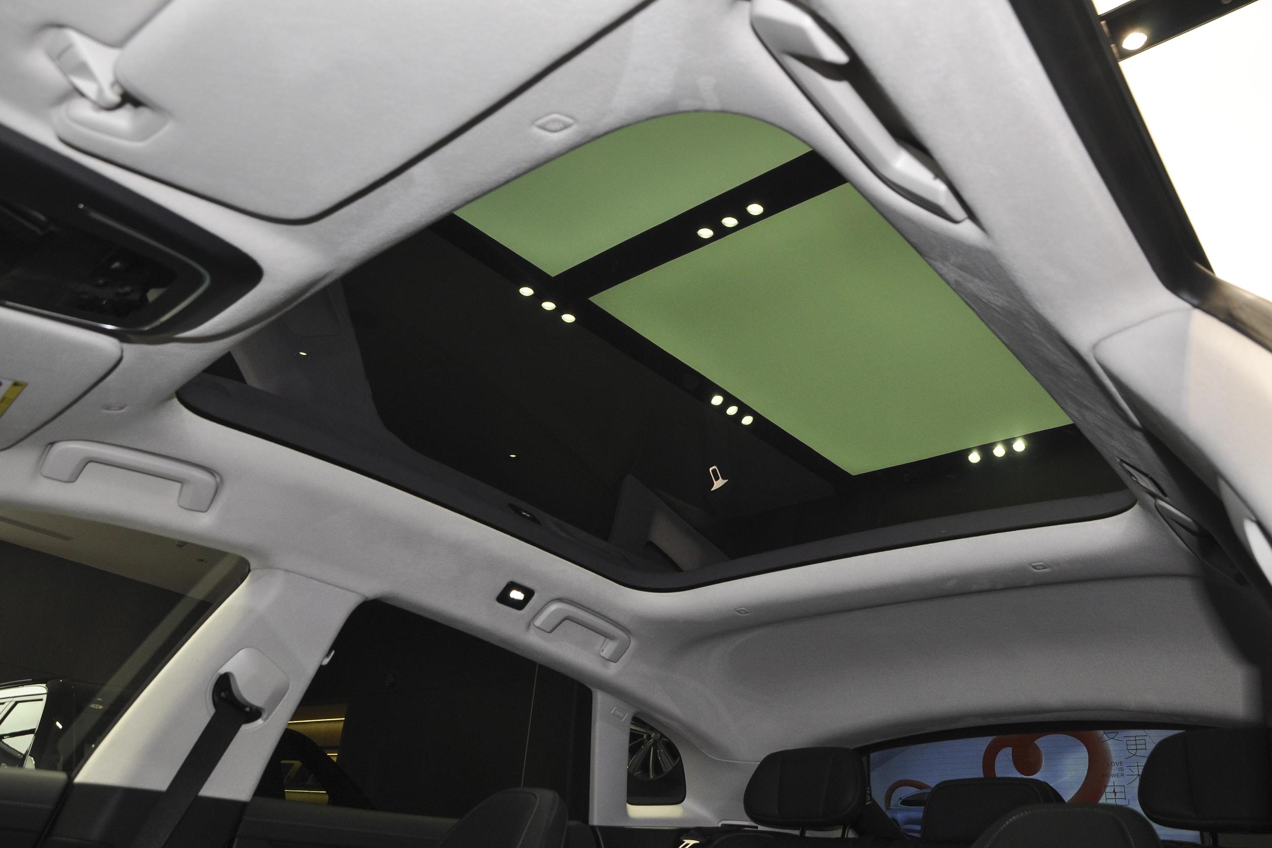 1980kg Mass ZEEKR 001 2024 Energy EV Best Electric Car with 94.3kWh Battery Capacity