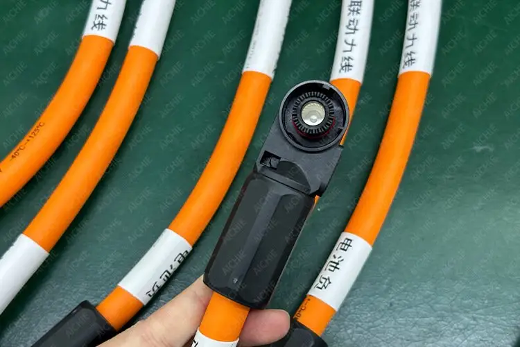 Customized energy storage 200A high current 1500V high voltage commercial mobile energy storage cabinet battery harness