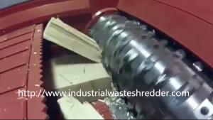 China Wood Plate / Block Single Shaft Shredder Stable Running Hydraulic Feeding System on sale