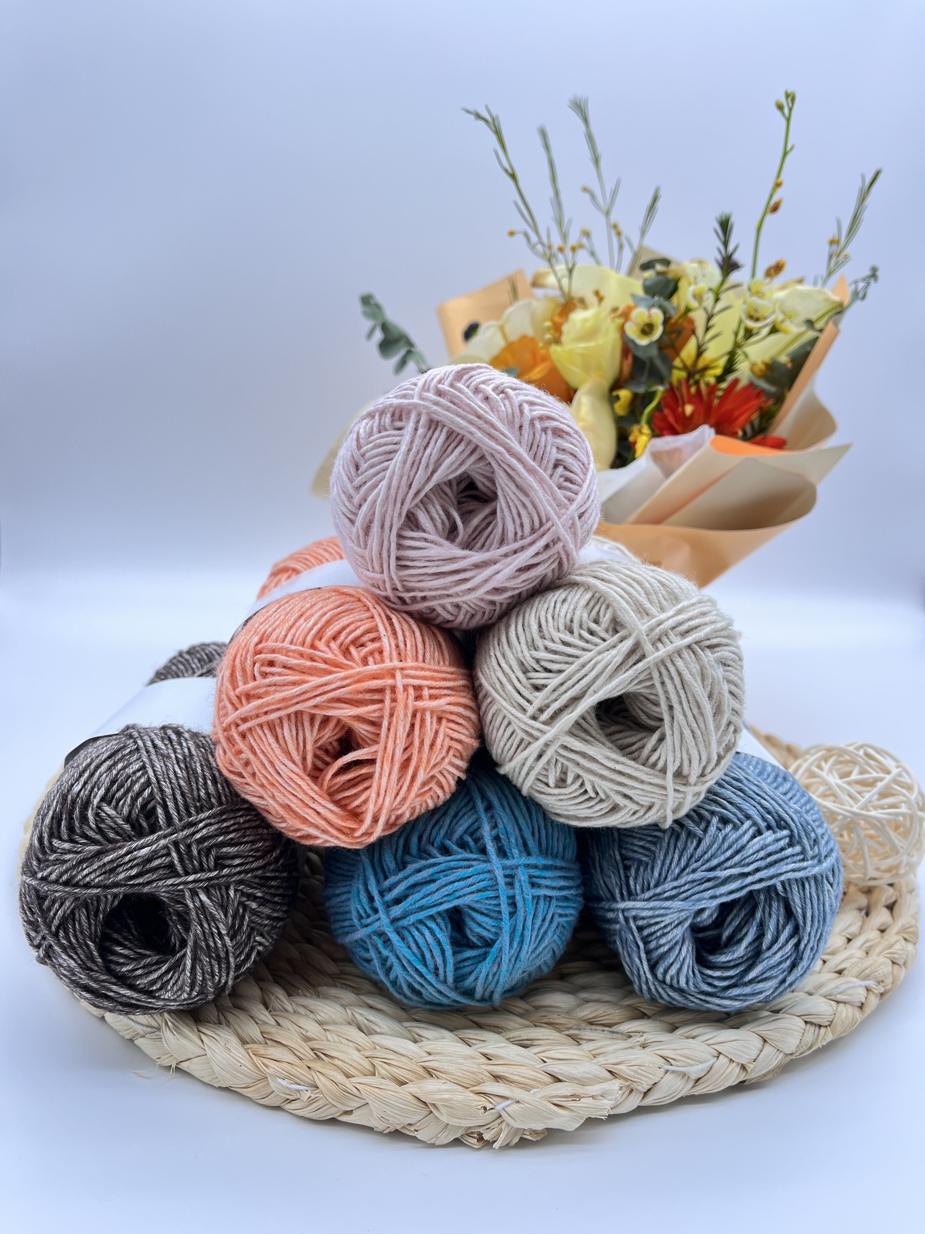 Quality 80% Cotton Jet Yarn Soft Fluffy Blanket Handmade Chunky Yarn wholesale