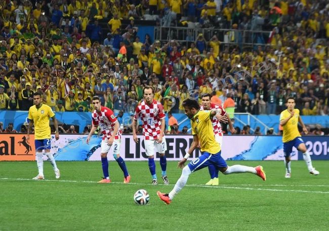 8mm Pixel Pitch LED Perimeter Boards RGB LED Panel Stadium Dynamic Video Display