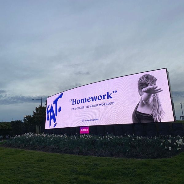 Outdoor Full Color LED Display with Low Luminous Decay and High Brightness Above 8000 Cd per Square Meter for Long Lasting Outdoor