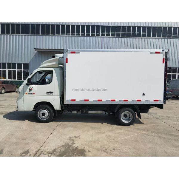 1.5 Ton Refrigerated Van Truck For Meat Refrigeration Transportation