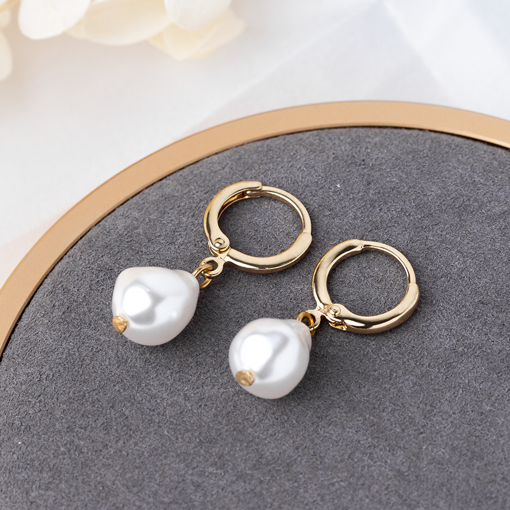 Korea Stainless Steel Gold Hoop Earrings 10mm Pearl Drop Earrings For Women