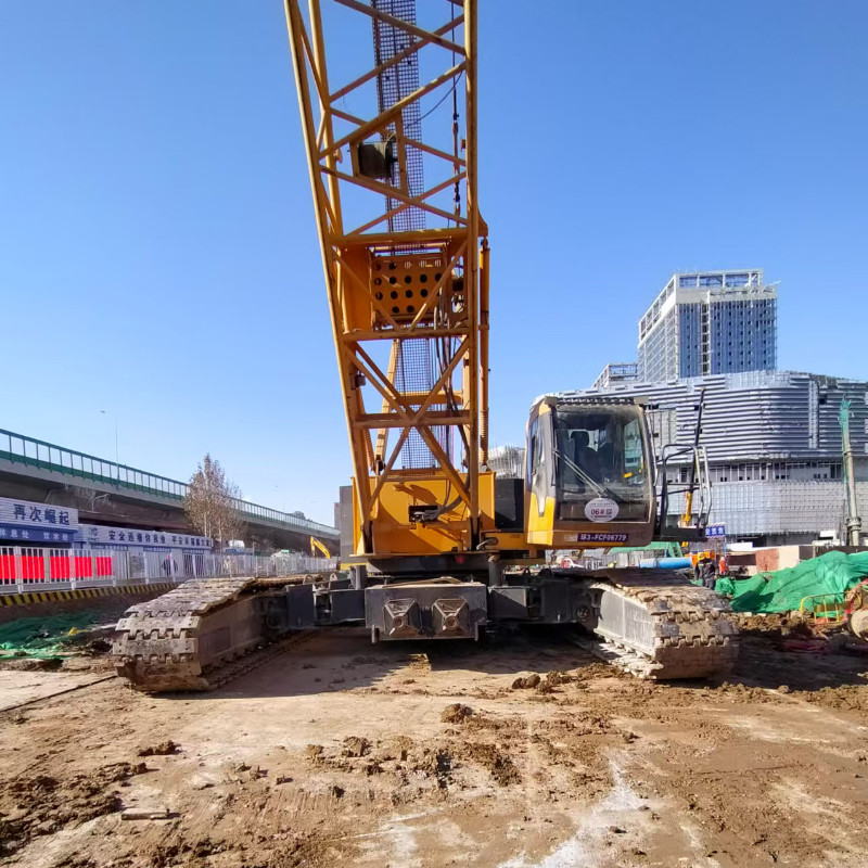 Quality XGC130 Affordable Hydraulic Crawler Crane For Various Applications wholesale