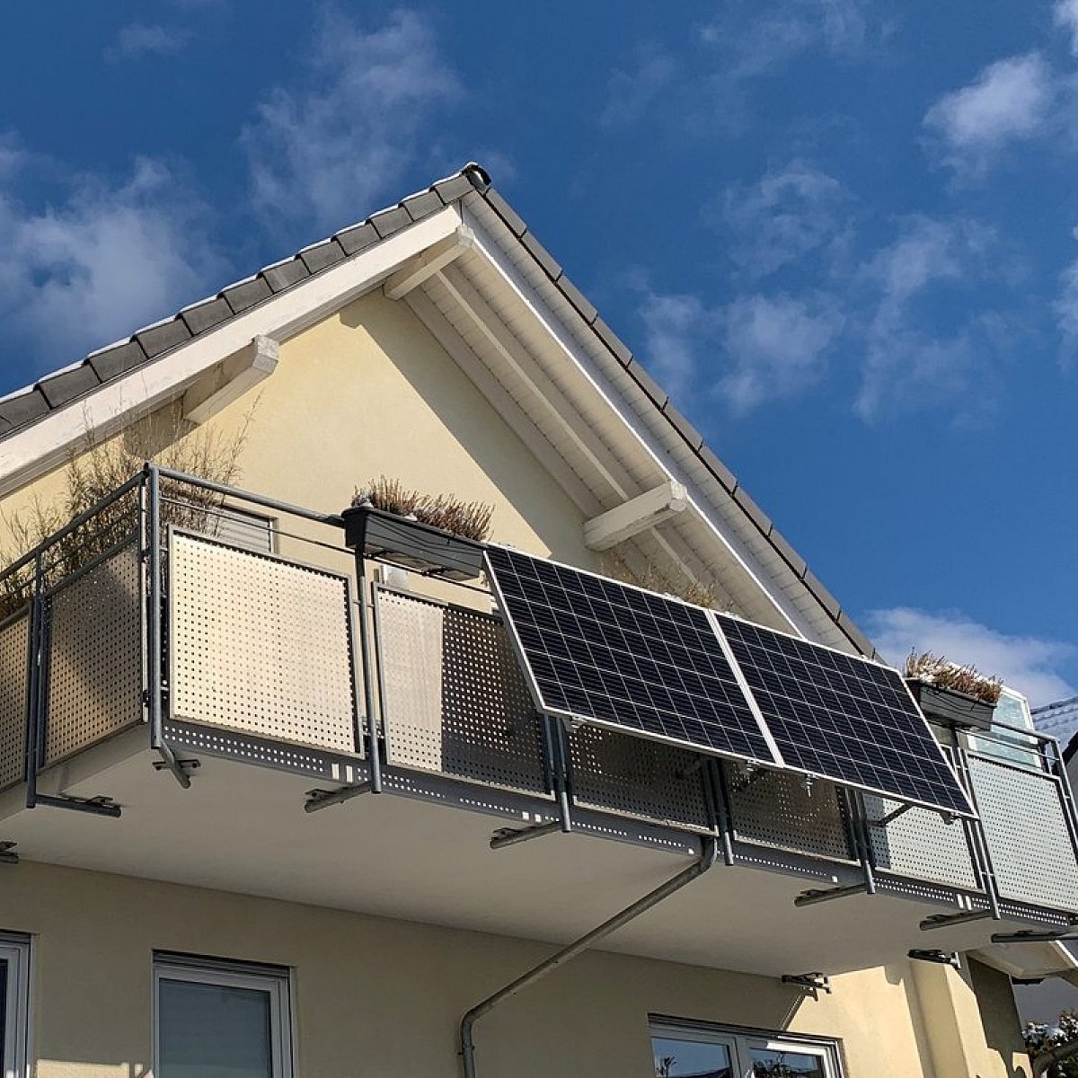 Pure Sine Wave Flexible Photovoltaic Cells Solar Panel System For Balcony