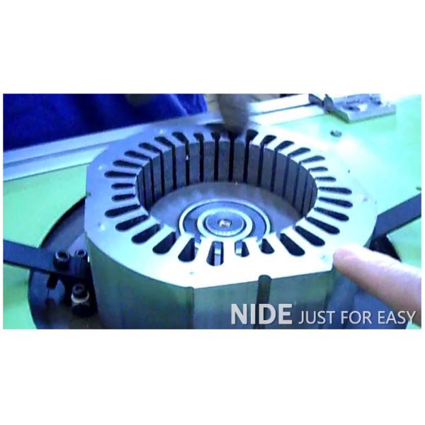 Highly active stator insulation paper insertion machine for motor winding
