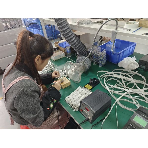 High gain spring base Omnidirectional Dipole Oscillator Dual-Band Antenna for anti drone device