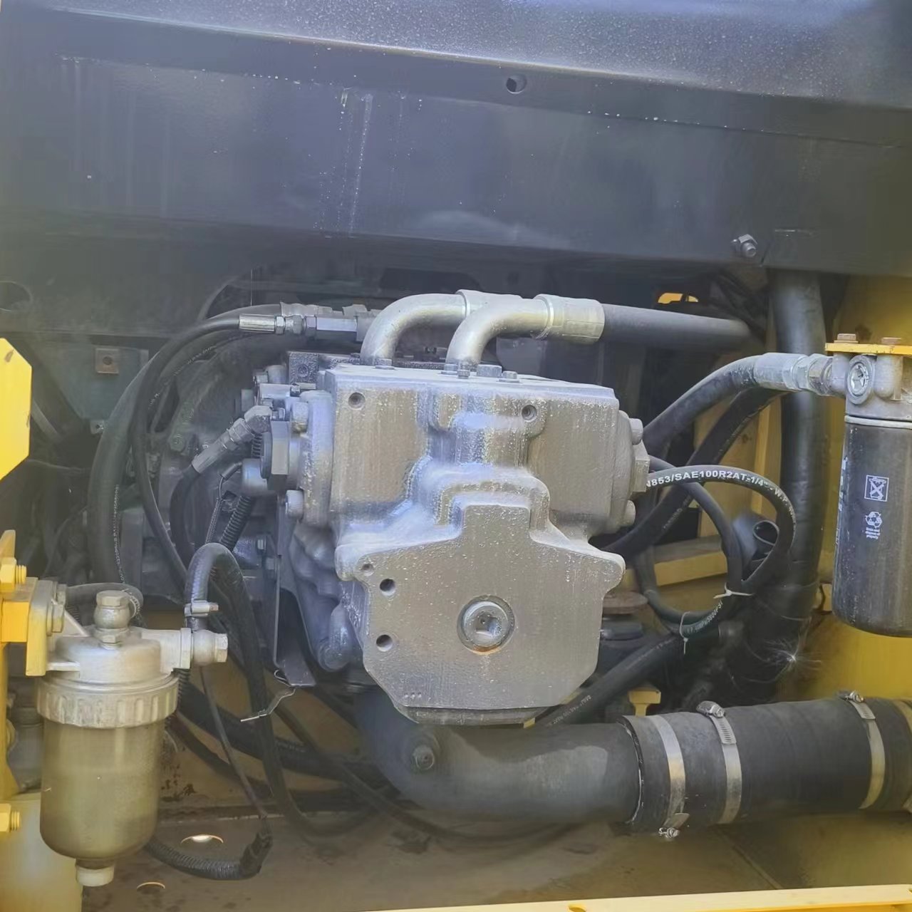 Original Japan Komatsu PC220 Excavator with 0.8m3 Bucket Capacity and 20000 KG Weight