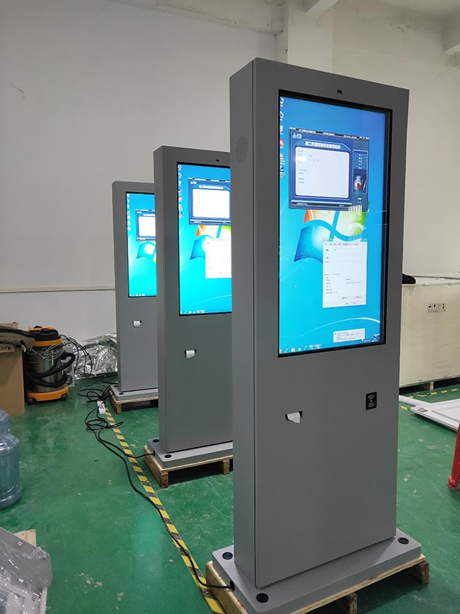 Floor Stand High Brightness Outdoor Lcd Advertising Display 43 Inch Android / Windows Outdoor Scrolling LCD Sign