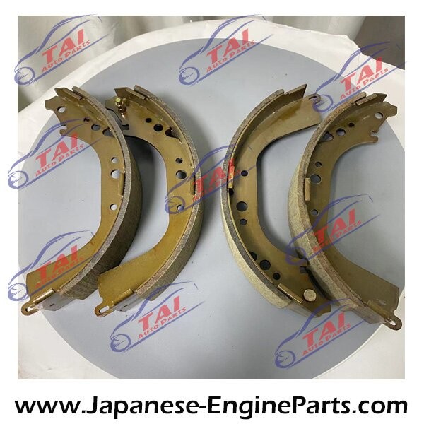 Genuine New Rear Brake Shoes 04495-60070 Land Cruiser Toyota Engine Spare Parts