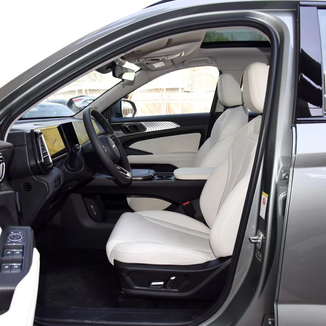 Compact SUV Haval xiaolong 1.5L 52KM with Electric Steering System and 360° Rear Camera