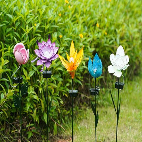 Small Solar Flower Garden Ornaments Multicolor IP44 Solar Powered Metal Flowers