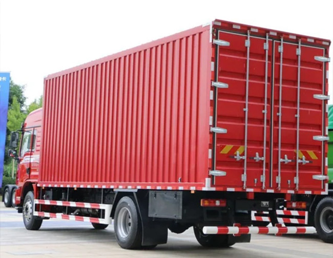 Shacman L3000 4x2 Cargo Truck Chassis 210hp 6 Wheels Chassis