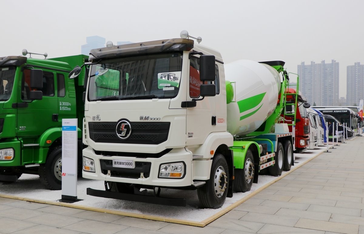 Shacman Concrete Mixer Truck 6X4 8X4 Construction Industry 10 Wheels Cement Mixing Truck 12 Cbm