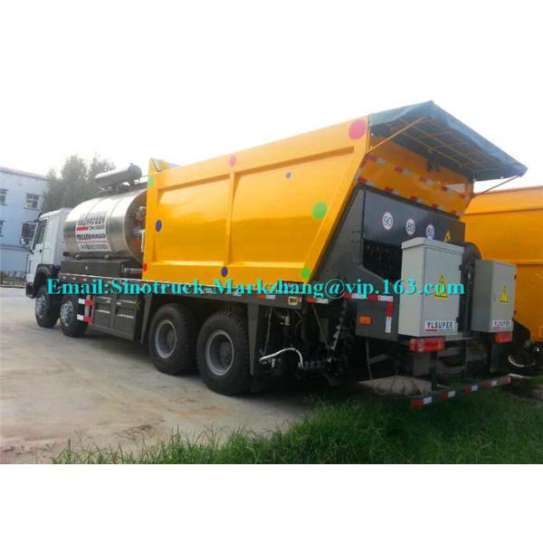 ZZ3317N4667D1 Road Maintenance Machinery , Fiber Asphalt Chip Seal Chip Sealer Machine