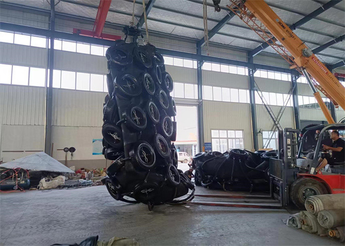 50Kpa 80Kpa Yokohama Inflatable Marine Rubber Fenders STS STD Marine Dolphin