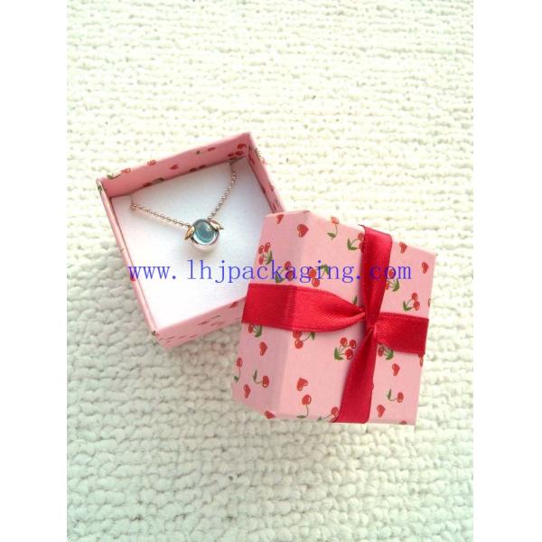 Quality square necklace box wholesale