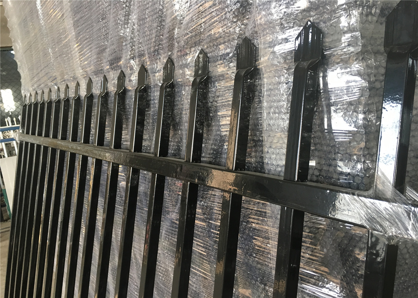 Heavy Duty 2100mm High X 2400mm Wide 40X40X2.5 25X25X2.0 picket